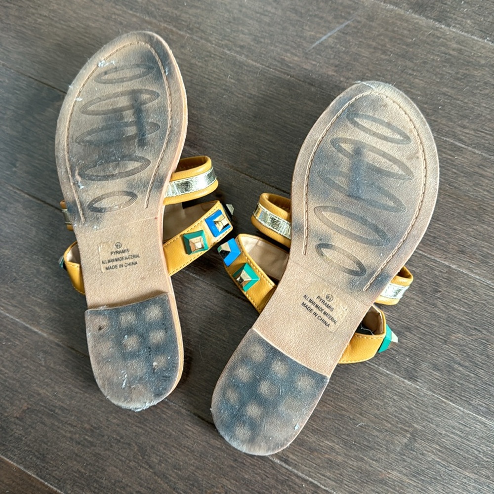 Colorful studded sandals - Picture 3 of 3